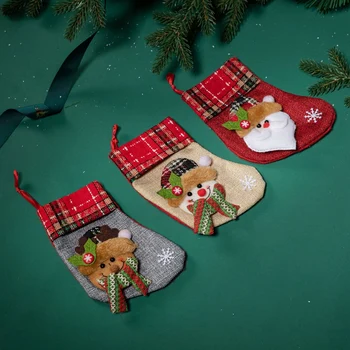 Мини коледни чорапи, Висулка във формата на елхи Коледни чорапи, Окачени опаковки за шоколадови бонбони на Коледното дървото Подарък пакети Трайни