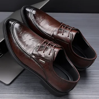 Мъжки кожени обувки 2023, лятна нова кожена ежедневни обувки в бизнес стил, благородна банкетная обувки в британски стил
